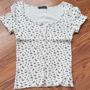 Brandy Melville Cream and Navy Floral Short Sleeve Tee